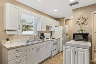 1024 Pattison Ave, Sarasota, FL 34237 - Photo 27