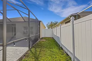 12319 Tall Pines Way, Lakewood Ranch, FL 34202 - Photo 7