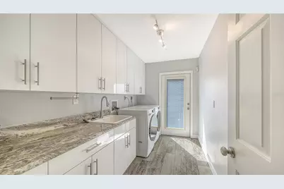 7937 Broadmoor Pines Boulevard, Sarasota, FL 34243 - Photo 41