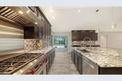 7937 Broadmoor Pines Boulevard, Sarasota, FL 34243 - Photo 17