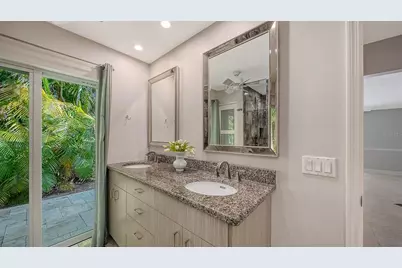 7937 Broadmoor Pines Boulevard, Sarasota, FL 34243 - Photo 31