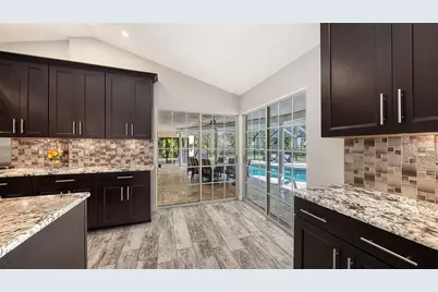 7937 Broadmoor Pines Boulevard, Sarasota, FL 34243 - Photo 21