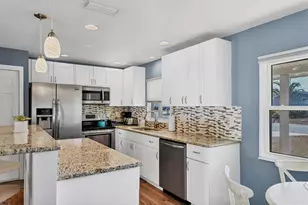 3425 Fairview Dr, Sarasota, FL 34239 - Photo 13