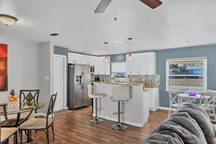 3425 Fairview Dr, Sarasota, FL 34239 - Photo 11