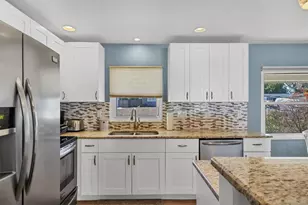 3425 Fairview Dr, Sarasota, FL 34239 - Photo 15