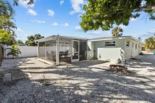 690 Fox St, Longboat Key, FL 34228 - Photo 21