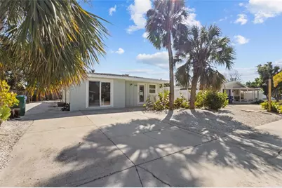 690 Fox Street, Longboat Key, FL 34228 - Photo 1