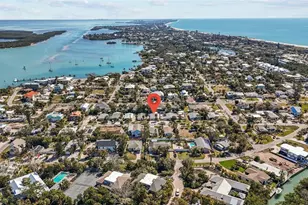 690 Fox St, Longboat Key, FL 34228 - Photo 29