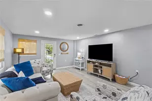 690 Fox St, Longboat Key, FL 34228 - Photo 5