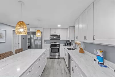 690 Fox Street, Longboat Key, FL 34228 - Photo 3