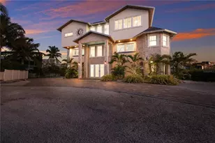 313 Hammock Cir, Anna Maria, FL 34216 - Photo 5