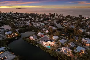 313 Hammock Cir, Anna Maria, FL 34216 - Photo 77