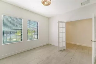 220 Capriana Ct, Nokomis, FL 34275 - Photo 5