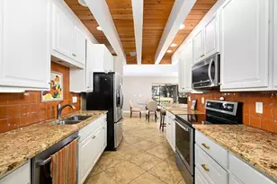 2876 Hardee Dr, Sarasota, FL 34231 - Photo 9