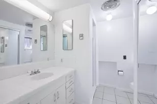 6035 Hopkins Dr N, Bradenton, FL 34207 - Photo 19