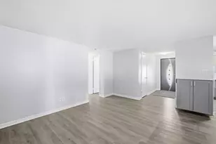 6035 Hopkins Dr N, Bradenton, FL 34207 - Photo 5