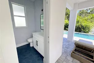 1647 Siesta Dr, Sarasota, FL 34239 - Photo 13