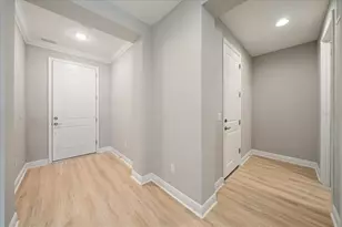 4749 Antrim Dr, Sarasota, FL 34240 - Photo 5