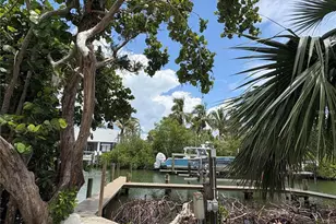 3441 Gulfmead Dr, Sarasota, FL 34242 - Photo 17