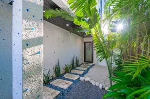 2200 Avenue B, Bradenton Beach, FL 34217 - Photo 11