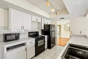 2501 Cass St, Sarasota, FL 34231 - Photo 13