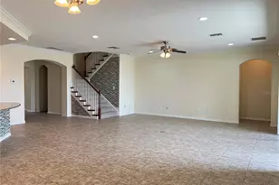 5753 Hydrangea Cir, Sarasota, FL 34238 - Photo 9