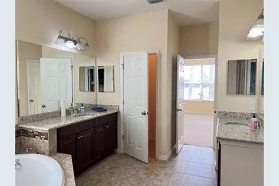 5753 Hydrangea Circle, Sarasota, FL 34238 - Photo 15