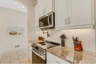 4801 Edgemont Court, Sarasota, FL 34233 - Photo 15