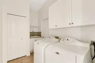 4801 Edgemont Ct, Sarasota, FL 34233 - Photo 39