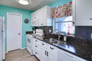 3802 41st St Ct W, Bradenton, FL 34205 - Photo 5