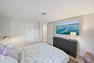 2438 Wisteria St, Sarasota, FL 34239 - Photo 25