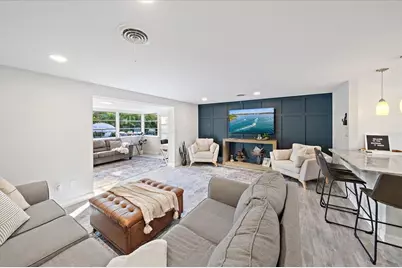 2438 Wisteria Street, Sarasota, FL 34239 - Photo 13