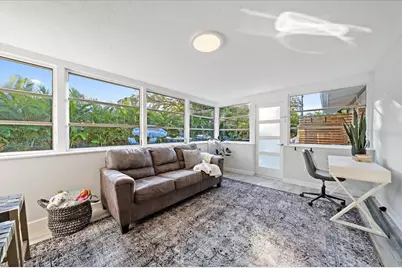 2438 Wisteria Street, Sarasota, FL 34239 - Photo 15