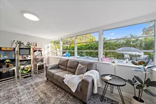 2438 Wisteria St, Sarasota, FL 34239 - Photo 17