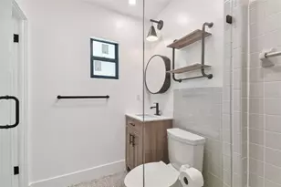 301 Aurora St E, Venice, FL 34285 - Photo 37