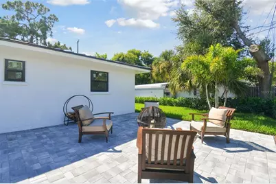 301 Aurora Street E, Venice, FL 34285 - Photo 45