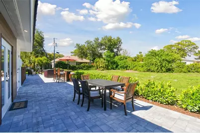 301 Aurora Street E, Venice, FL 34285 - Photo 47