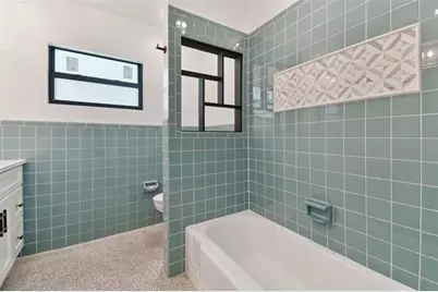 301 Aurora Street E, Venice, FL 34285 - Photo 45