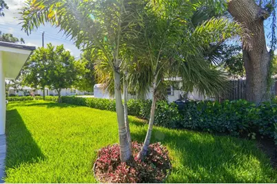 301 Aurora Street E, Venice, FL 34285 - Photo 7