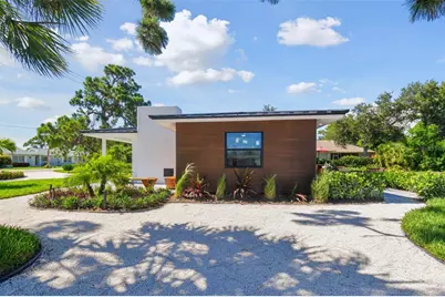 301 Aurora Street E, Venice, FL 34285 - Photo 53