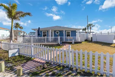 111 9th Street N, Bradenton Beach, FL 34217 - Photo 3