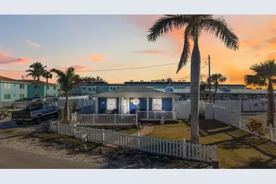 111 9th Street N, Bradenton Beach, FL 34217 - Photo 23