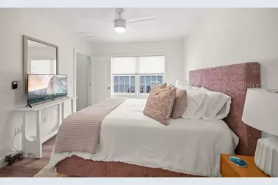 527 56th Street, Holmes Beach, FL 34217 - Photo 35