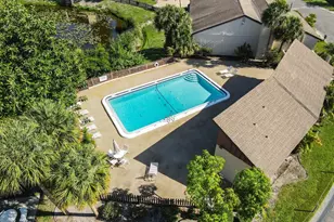 2720 Hidden Lake Blvd, Sarasota, FL 34237 - Photo 17