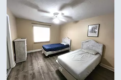 2720 Hidden Lake Boulevard #B, Sarasota, FL 34237 - Photo 13