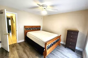 2720 Hidden Lake Blvd, Sarasota, FL 34237 - Photo 11