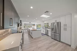 8560 Heron Lagoon Cir, Sarasota, FL 34242 - Photo 13