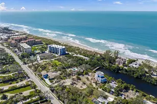 8560 Heron Lagoon Cir, Sarasota, FL 34242 - Photo 3