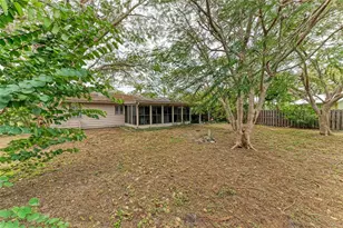 1925 Magnolia St, Sarasota, FL 34239 - Photo 11