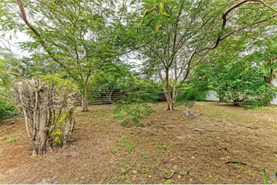 1925 Magnolia Street, Sarasota, FL 34239 - Photo 9